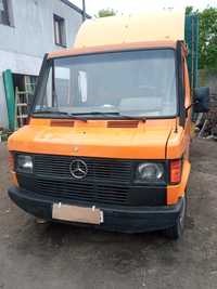 Sprzedam Mercedes Benz 208 plandeka