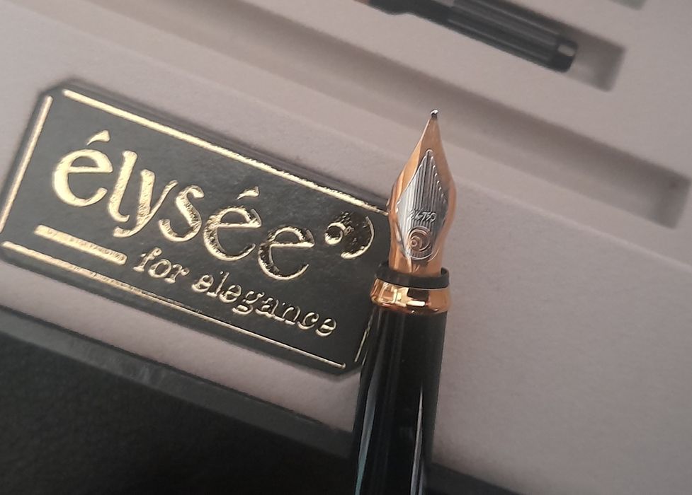Caneta tinteiro Elysée aparo de ouro 750