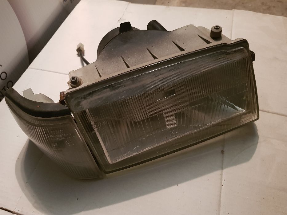 Farol Direito com Pisca - Fiat UNO 45 S
