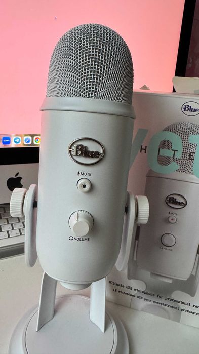 Мікрофон Blue Microphones Yeti White + штатив + поп фільтр