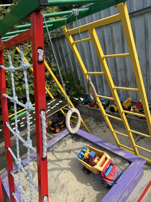 Дитячий майданчик