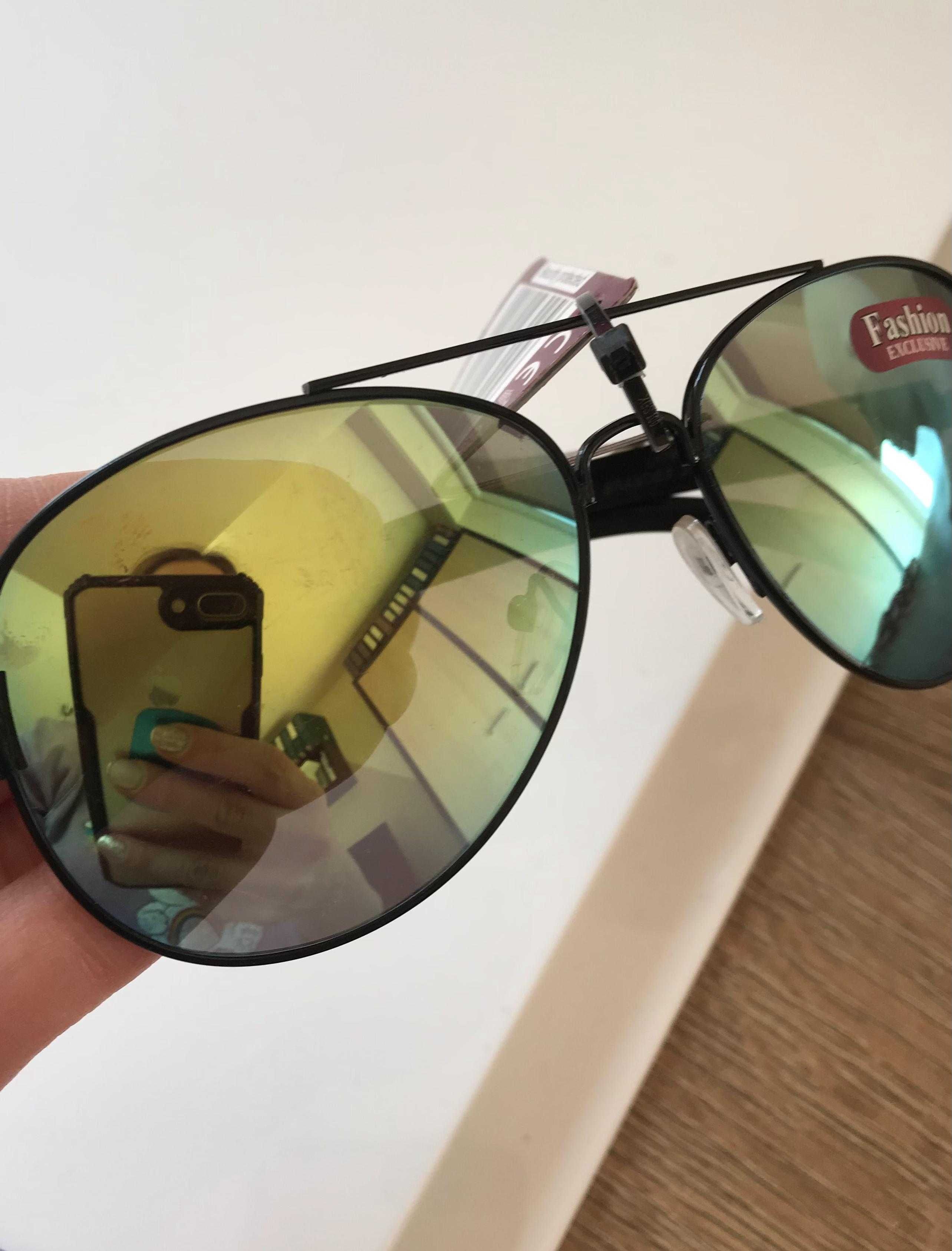 Pilotki okulary przeciwsłoneczne lusterka czarne oprawki małe wady