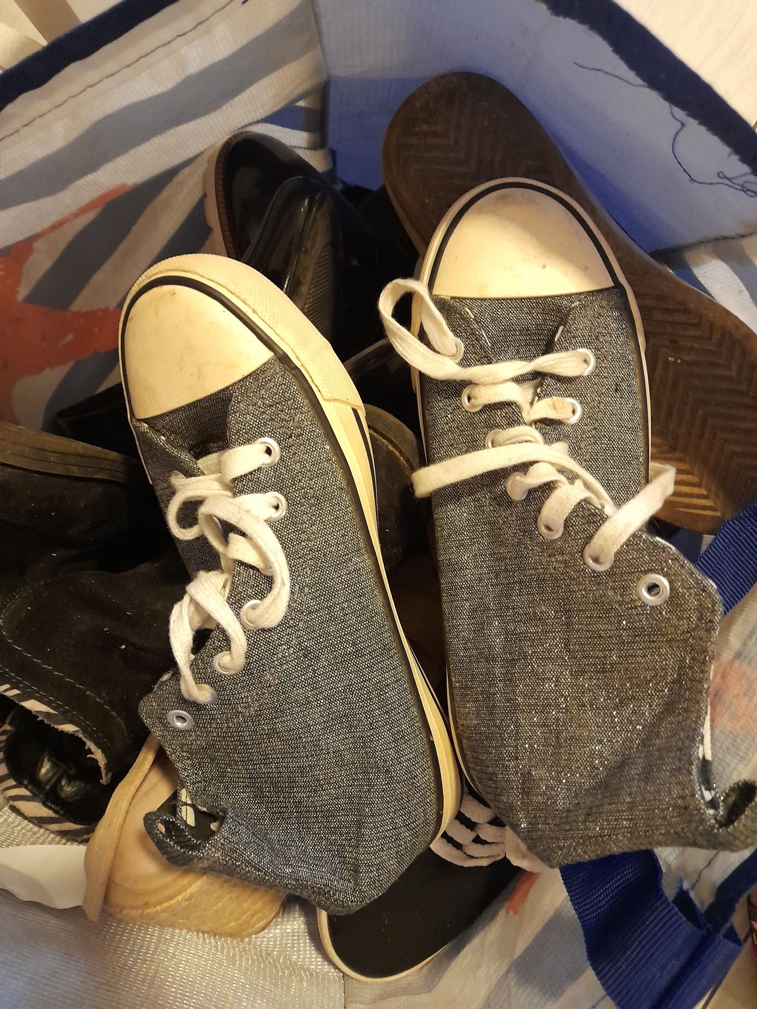 Buty  używane klapki sandałki trampki szpilki botki