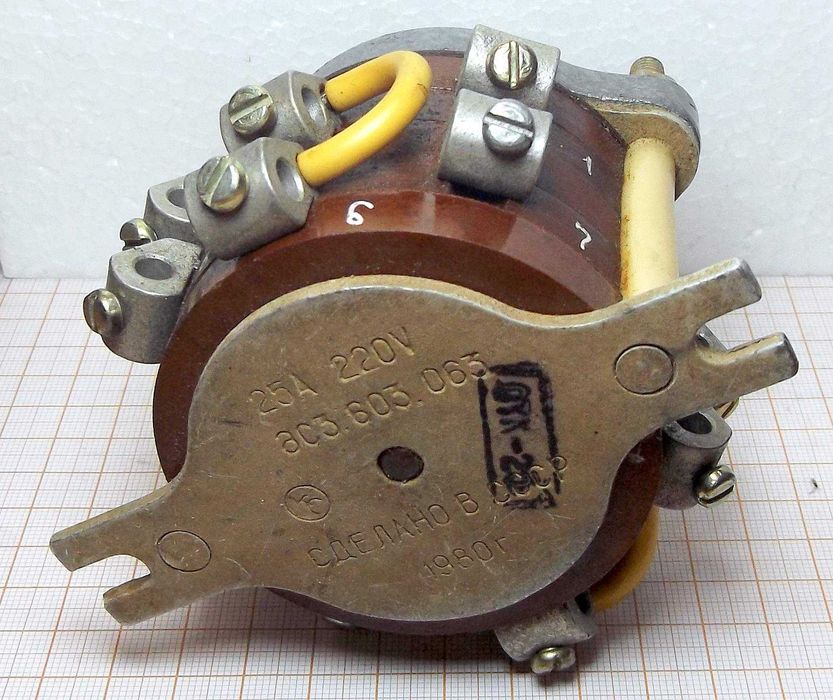 Przełącznik obrotowy 25A 220V 4-pozycje [K31]