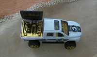 Carro Dodge 4X4 Ram 1500 Superlift - Escala 1:43