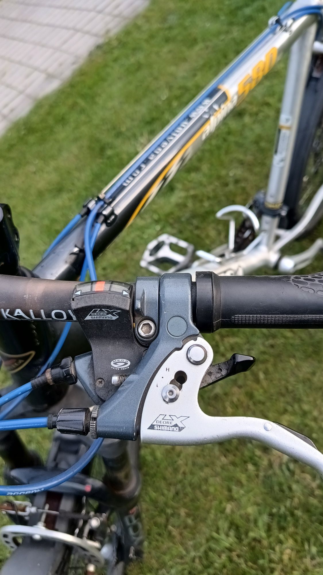 Rower UNIVEGA 580 disc, Shimano Deore LX, koło 26, rama M,