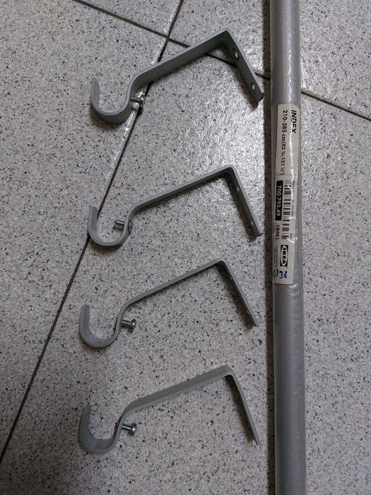 Varão extensível para cortinas em metal