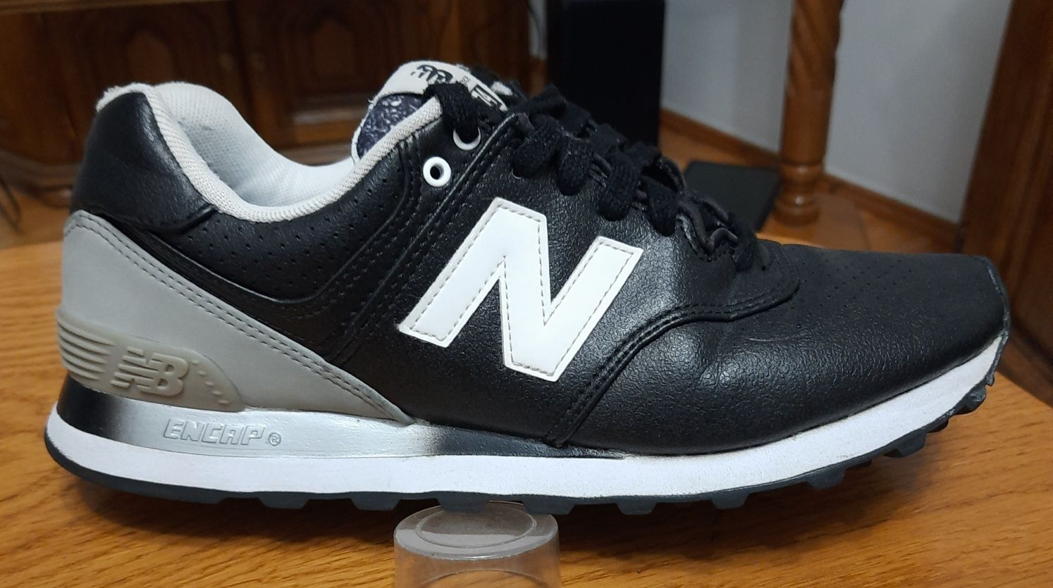 Кросівки New Balance 574 Lux (розмір 41/26см) в доброму стані