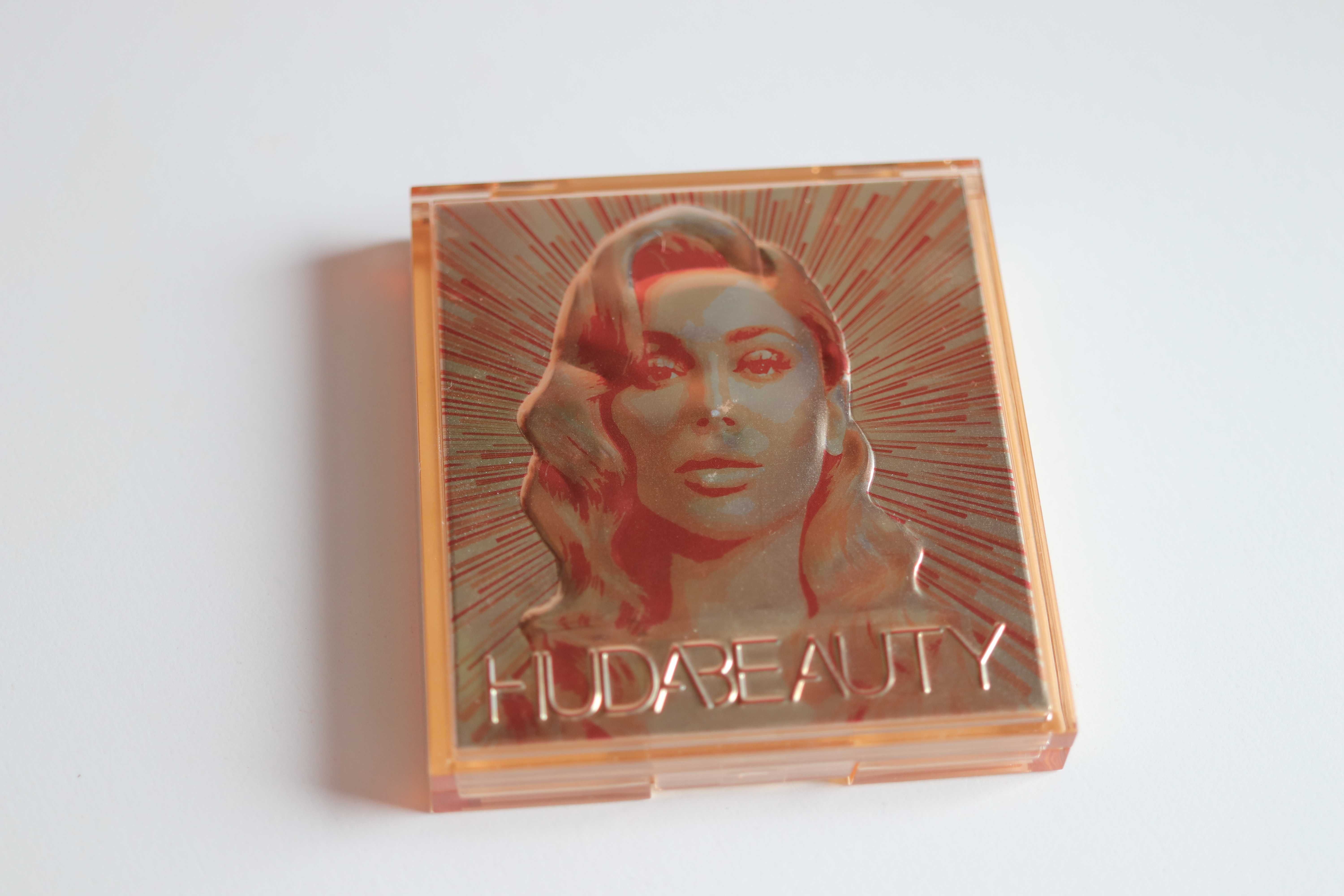 Paletka rozświetlaczy Huda Beauty Light Glow Obsessions rozświetlacz