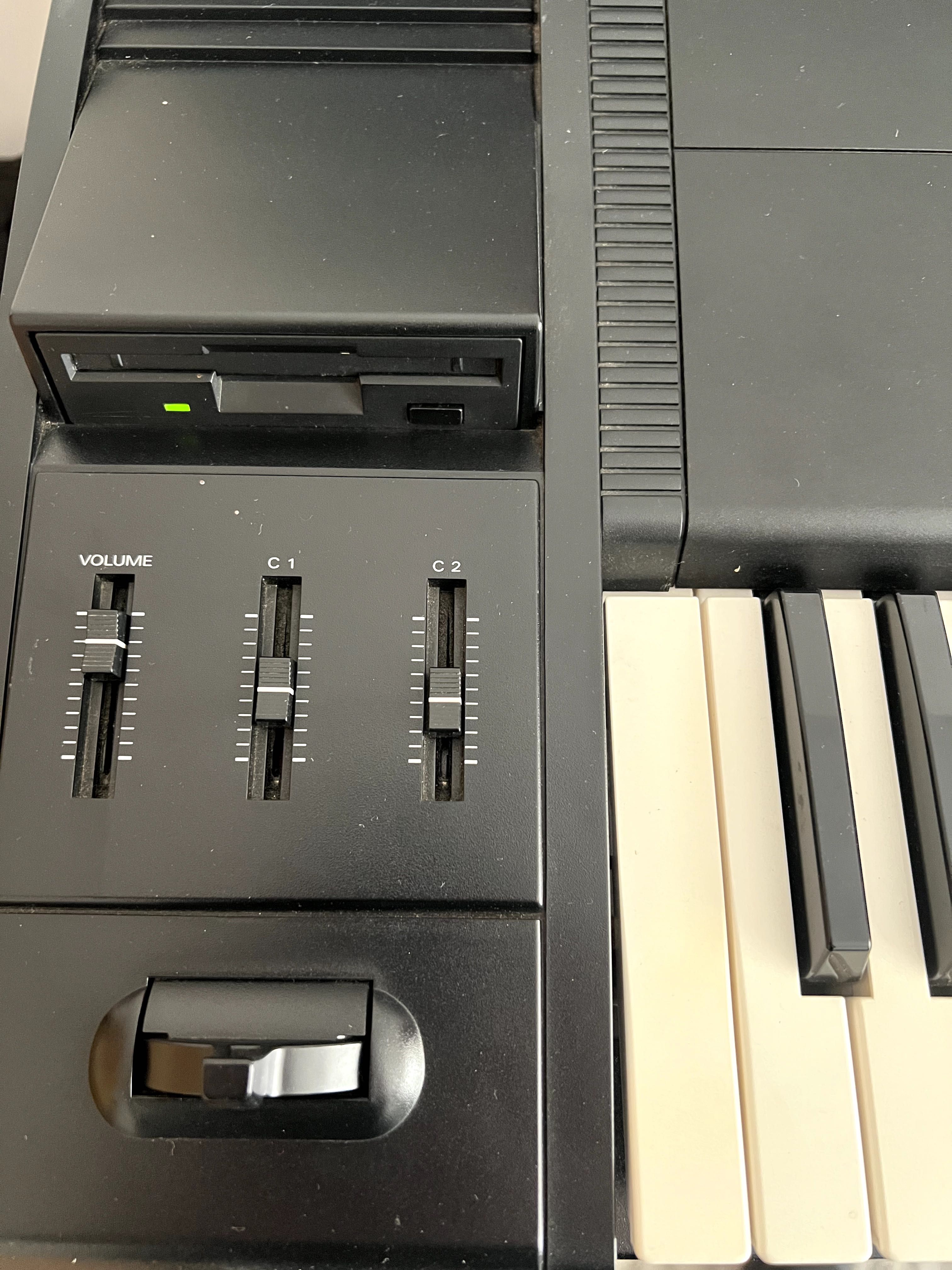 Workstation Roland XP 80