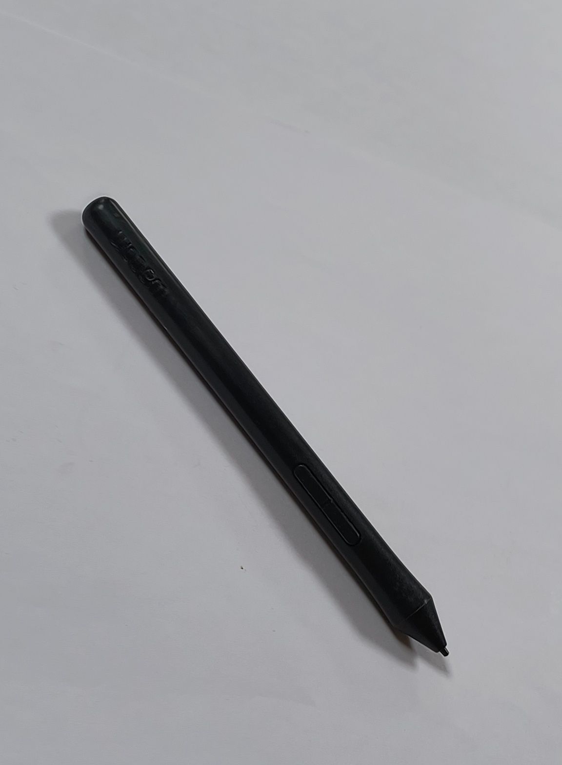 One by WACOM CTL- 672