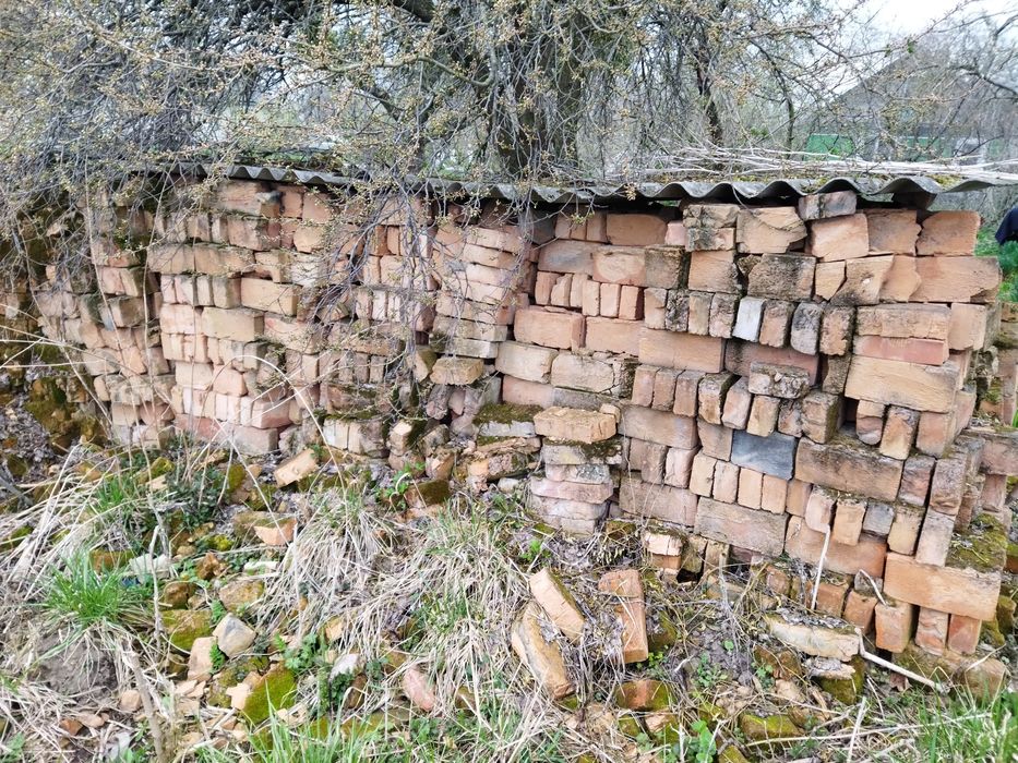 Продам цеглу (червона і біла)