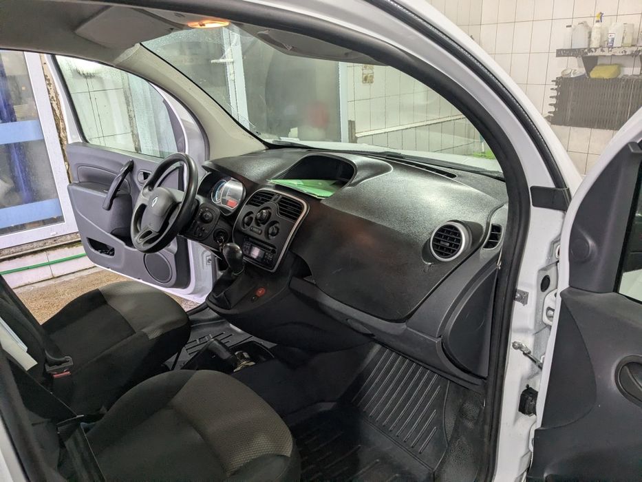 renault kangoo ze 33kw. 17 рік