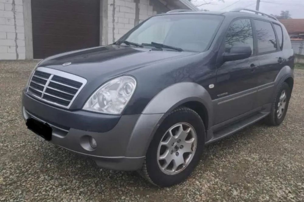 Rexton 2.7 tdi akpp 2009r