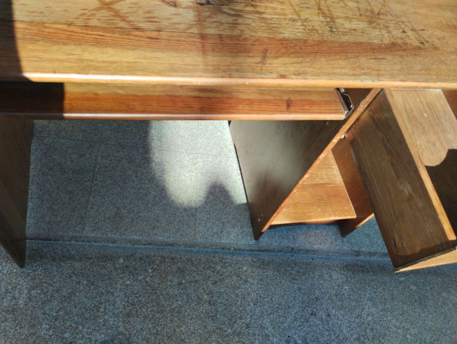 Secretária em madeira