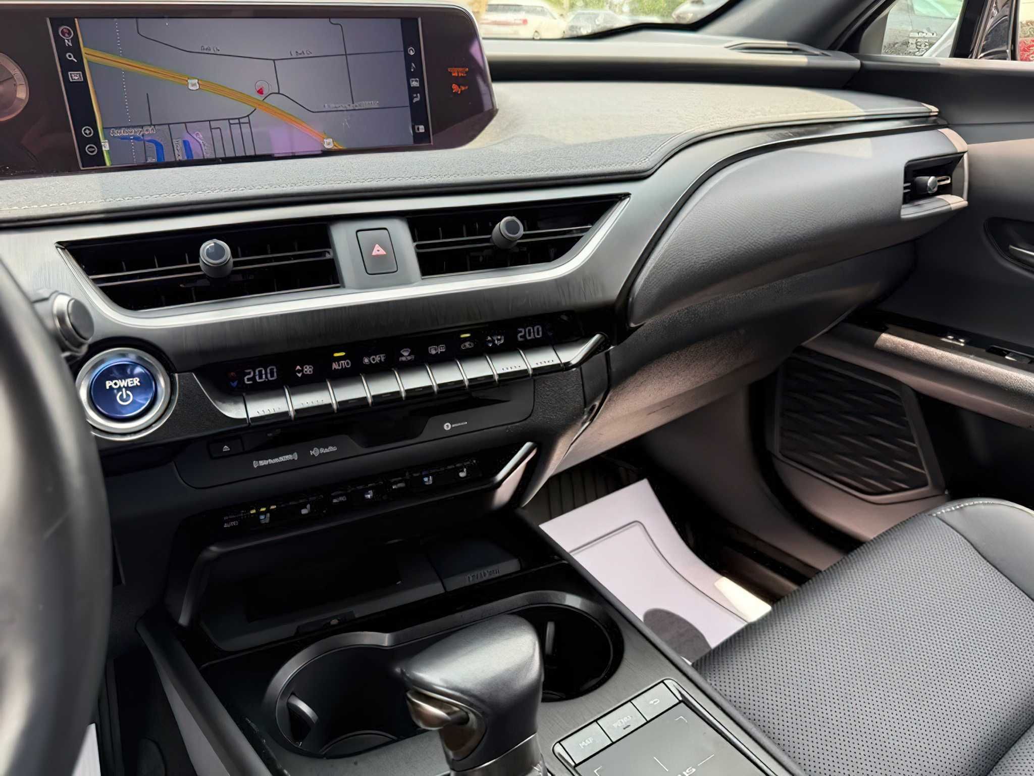Lexus  UX 250H 2020
