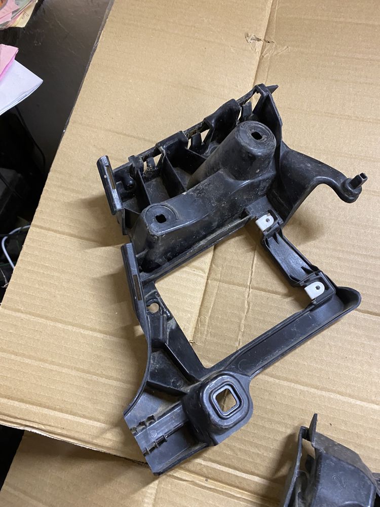 Заднє кріплення бампера Audi A6 C7,A7 C7,4G9807393,4G9807394
