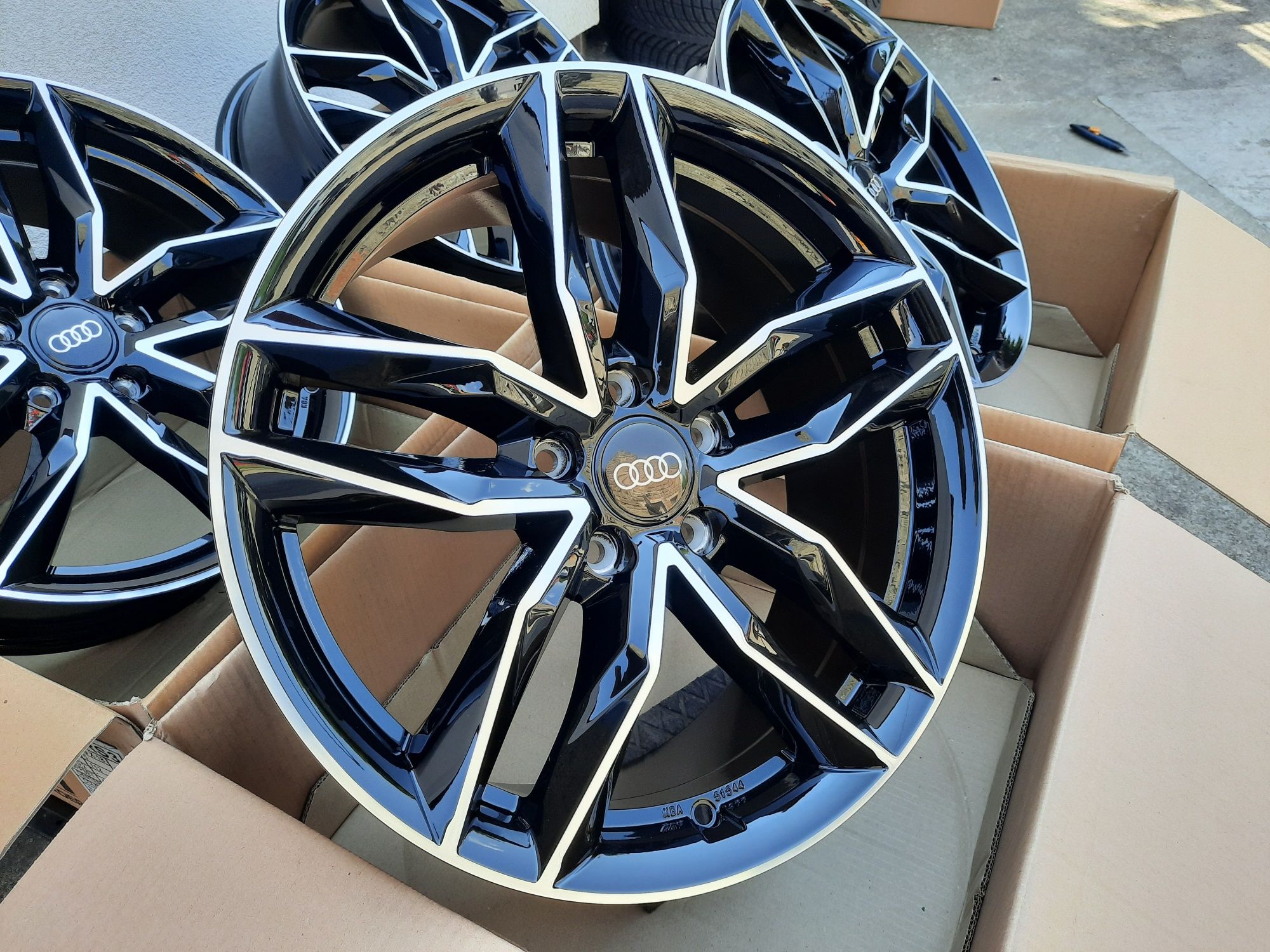 Alufelgi NOWE 19 AUDI 5x112 A3 A4 B7 B8 B9 A6 C5 C6 Q3 TT CZARNE RS3