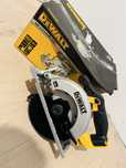 Nowa powystawowa pialrka tarczowa DeWalt DCS391 brak śruby