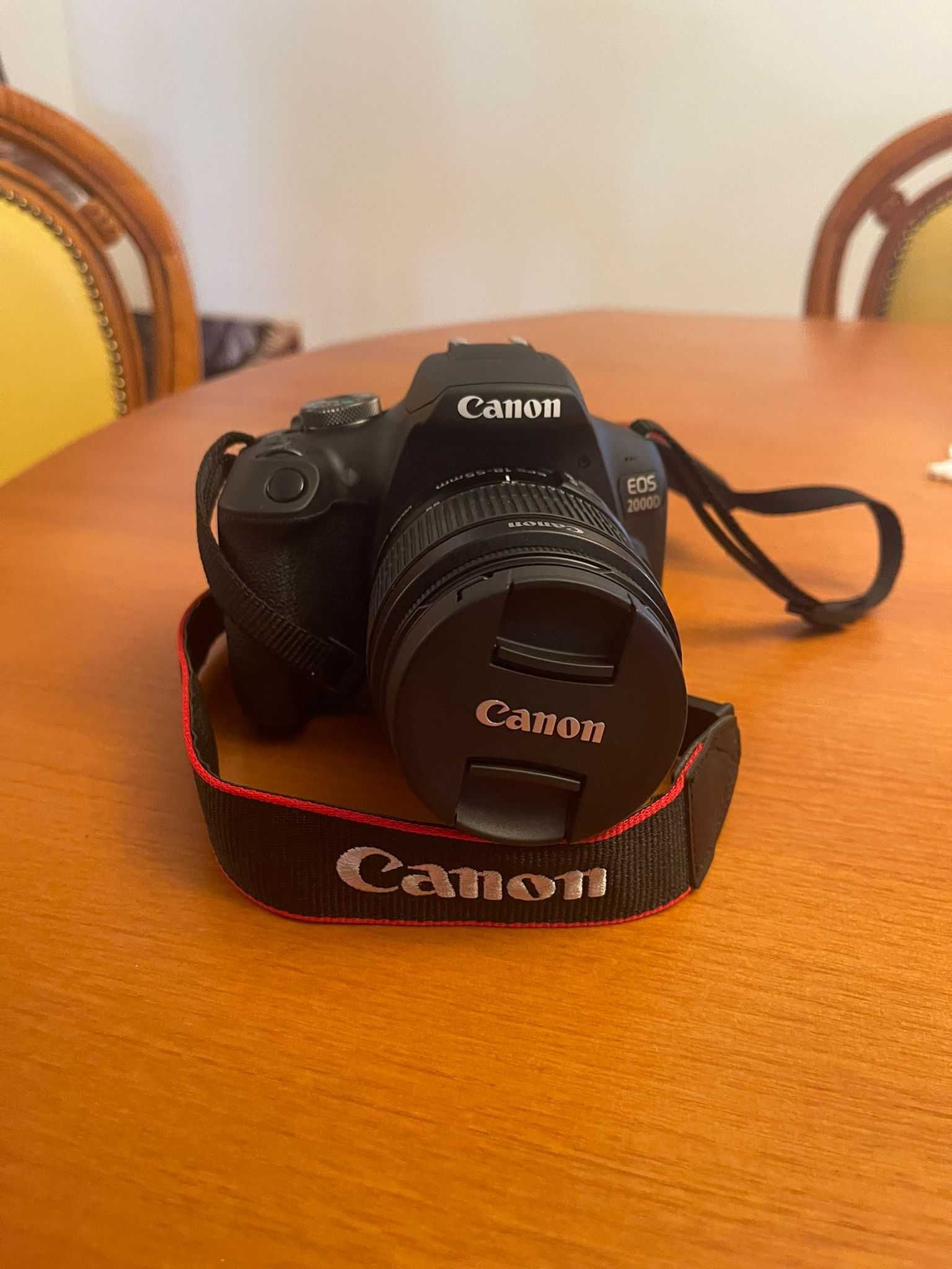 kit maquina fotográfica CANON EOS 2000D