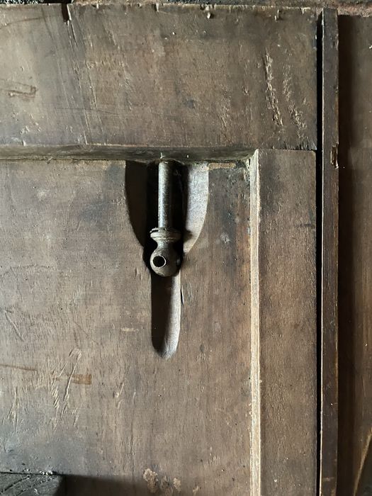 Cama individual de madeira maciça