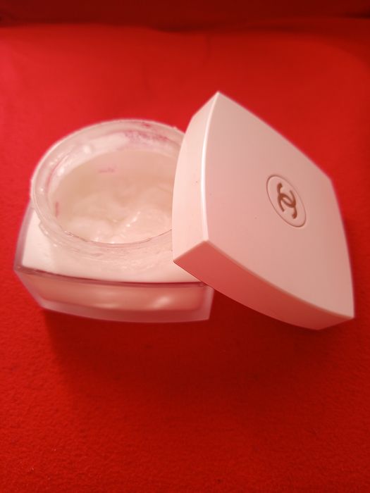 CHANEL Mademoiselle balsam do ciała