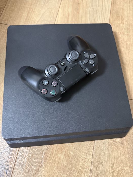 PS4 Slim 1TB +2 джойстика