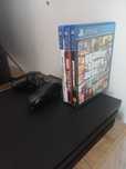 PS4 Pro em boas condições