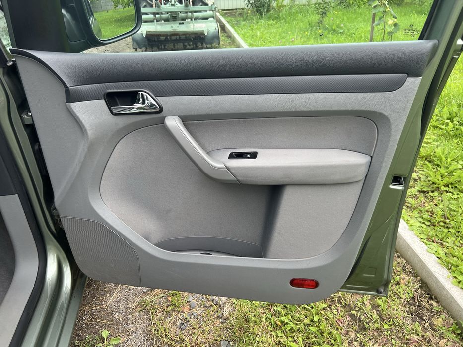 Volkswagen Caddy Life 1.6 BSE пасажир кондиціонер