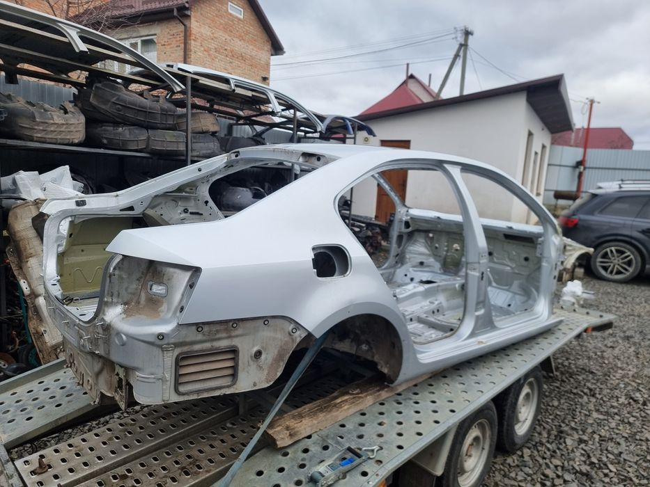 Четверть, поріг Skoda Octavia A7 кузов Шкода Октавія 3  А7