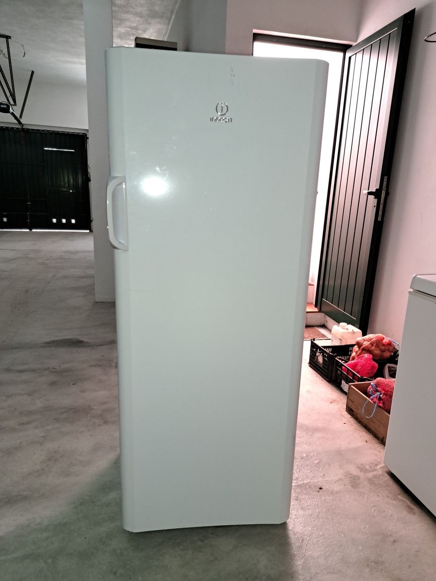 Frigorífico com 1 porta