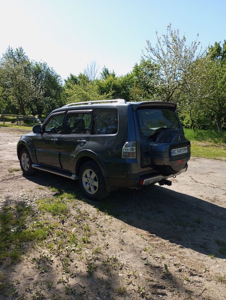 Mitsubishi pagero 4. Wagon.