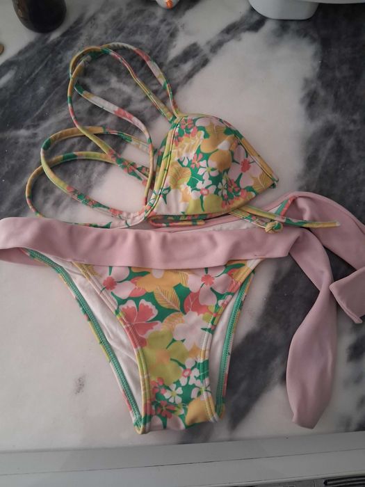 Bikini rosa agua doce
