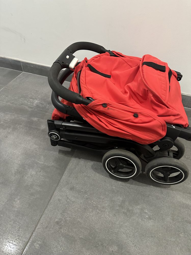 Carrinho dobrável Cybex gold beezy