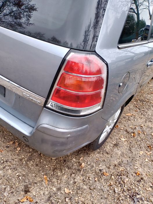 Lampa prawa lewa opel Zafira b