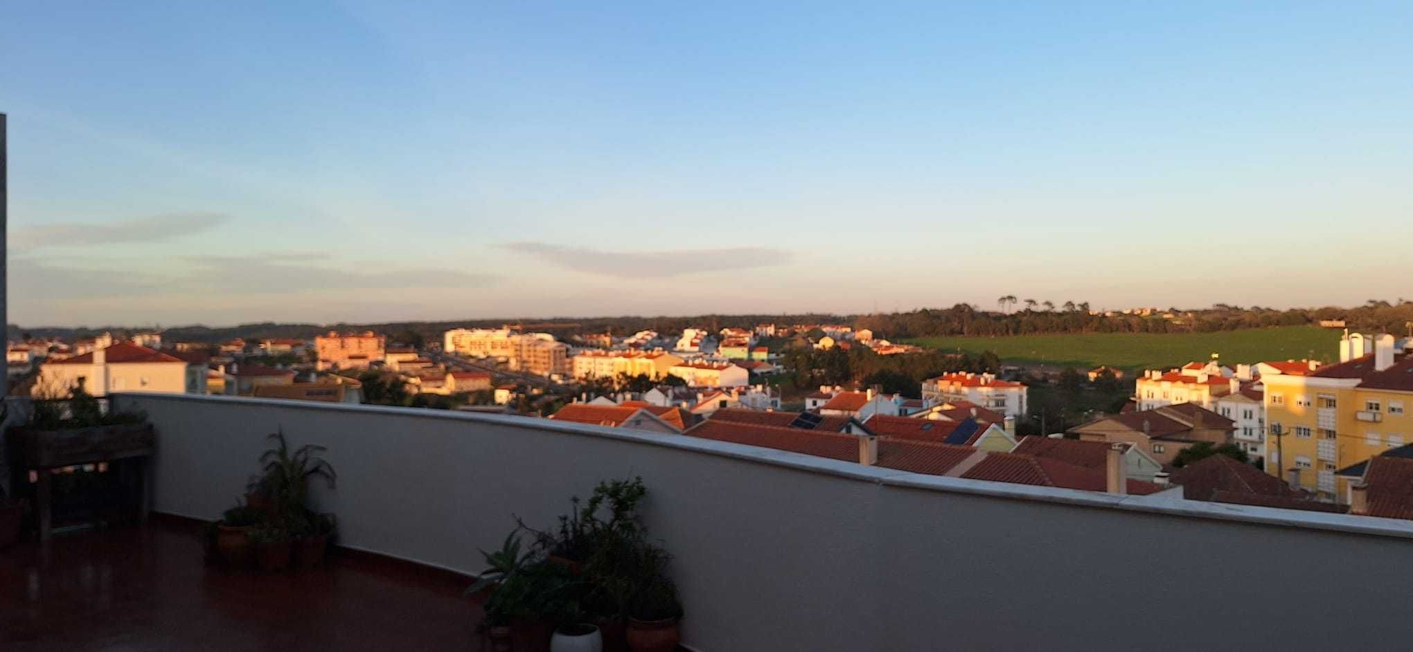 Excelente Apartamento T4 + "T0" no centro de Mafra