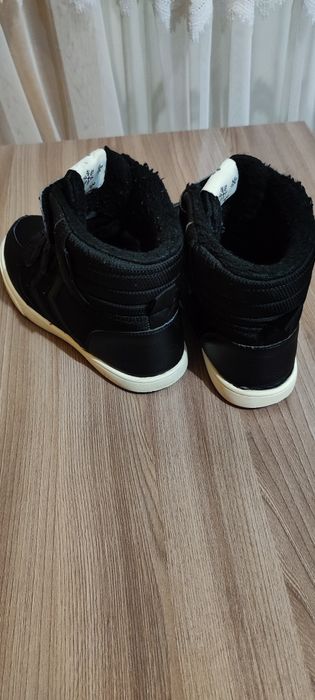 Продам черевики на хлопчика