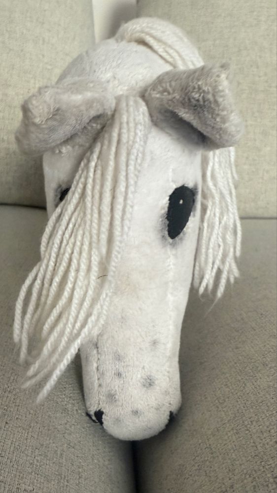 Hobby horse A4 biały konik na patyku