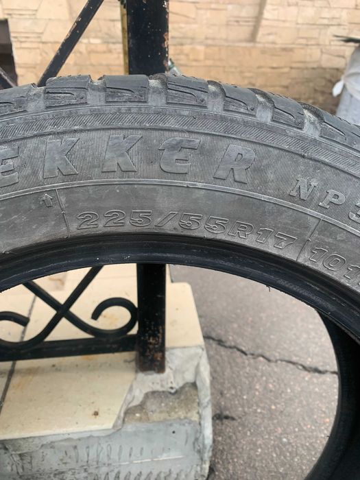 Продам гуму MAXXIS ARTIC TREKKER 225\55 R17 . 3000 грн комплект!