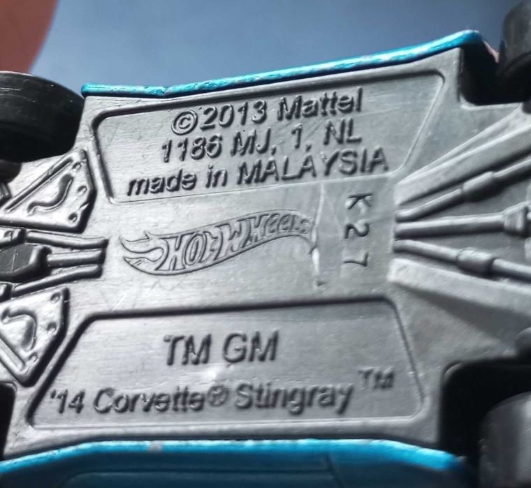 Машинки Hot Wheels Mattel металлические Corvette 3 штуки комплектом