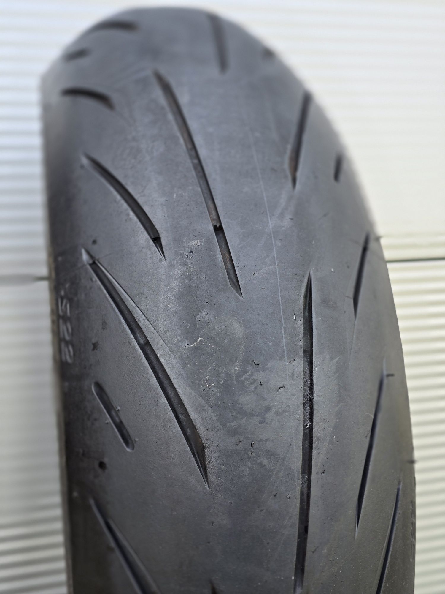 Opona Bridgestone Battlax S22R 180/55/17 Rocznik 2024