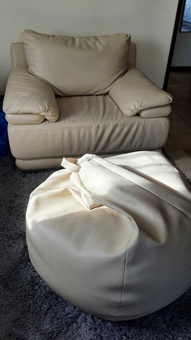Sofa individual e puff beje