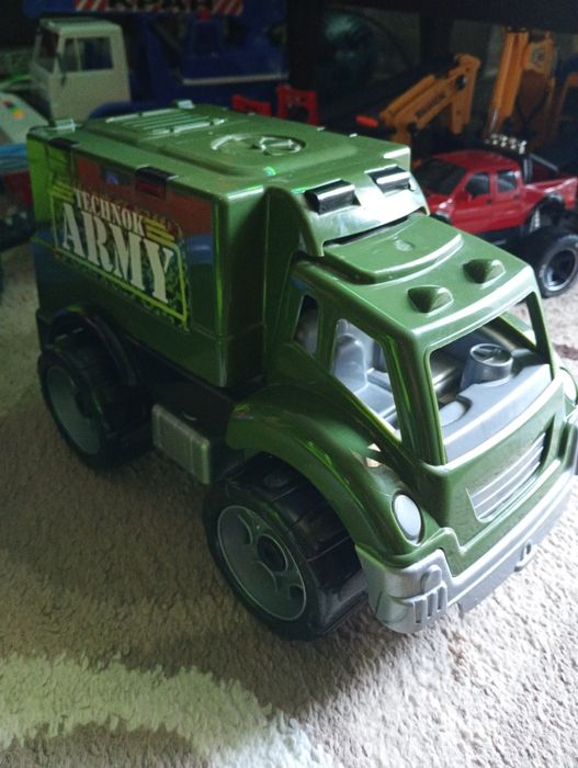 Детские игрушки машины