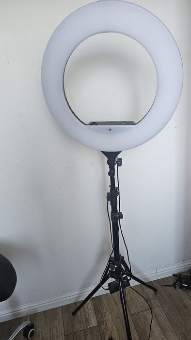 Lampa pierścieniowa