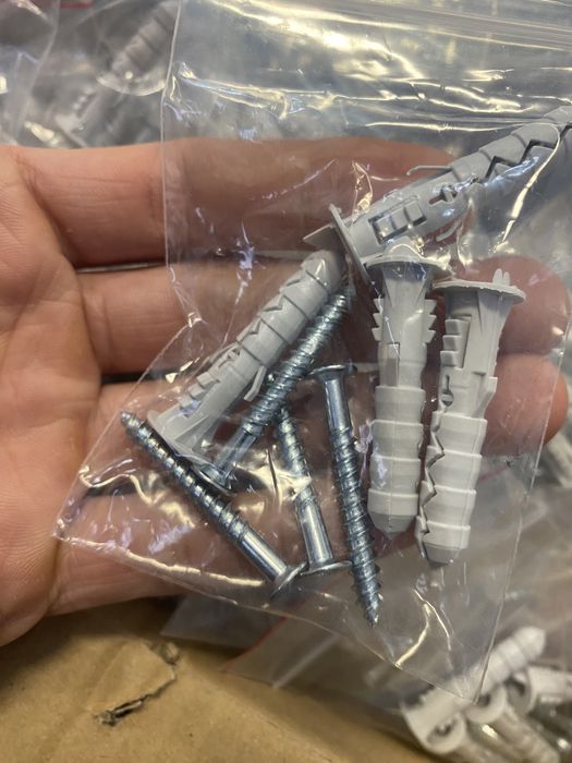 Kołki 8x40 220 sztuk okazja cenowa