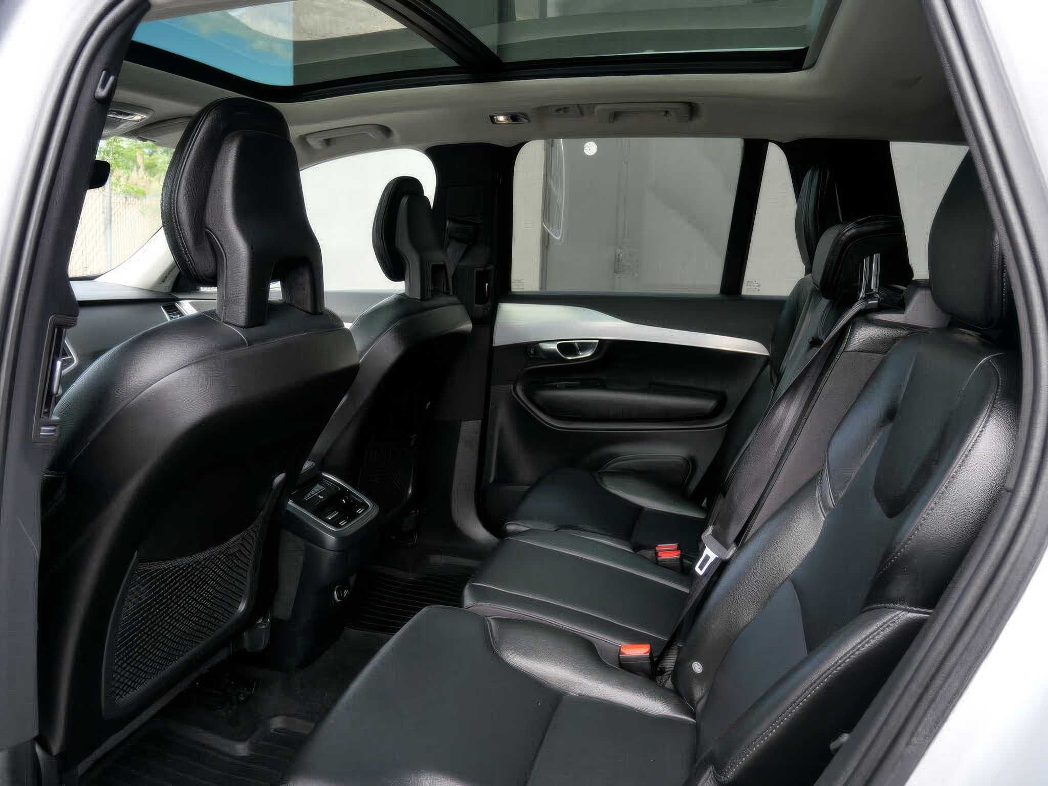 2018 Volvo XC90 T5 Momentum