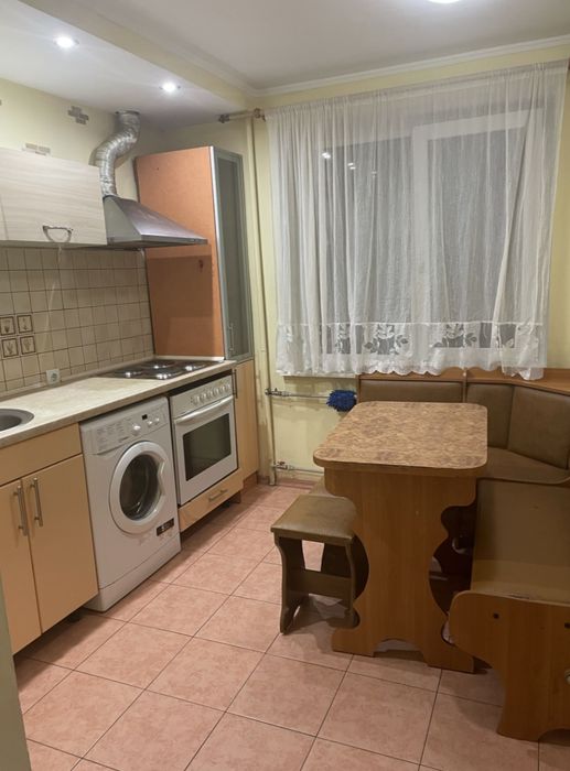 Здається 2 кімнатна квартира на Луначарського