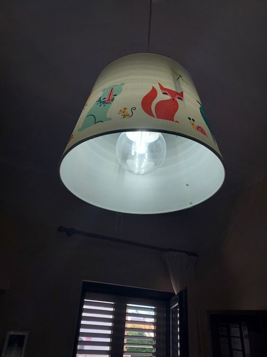 Candeeiro de teto quarto criança