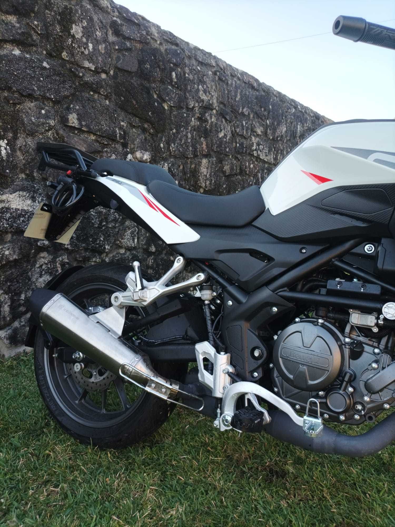Benelli TRK 251, como nova!!