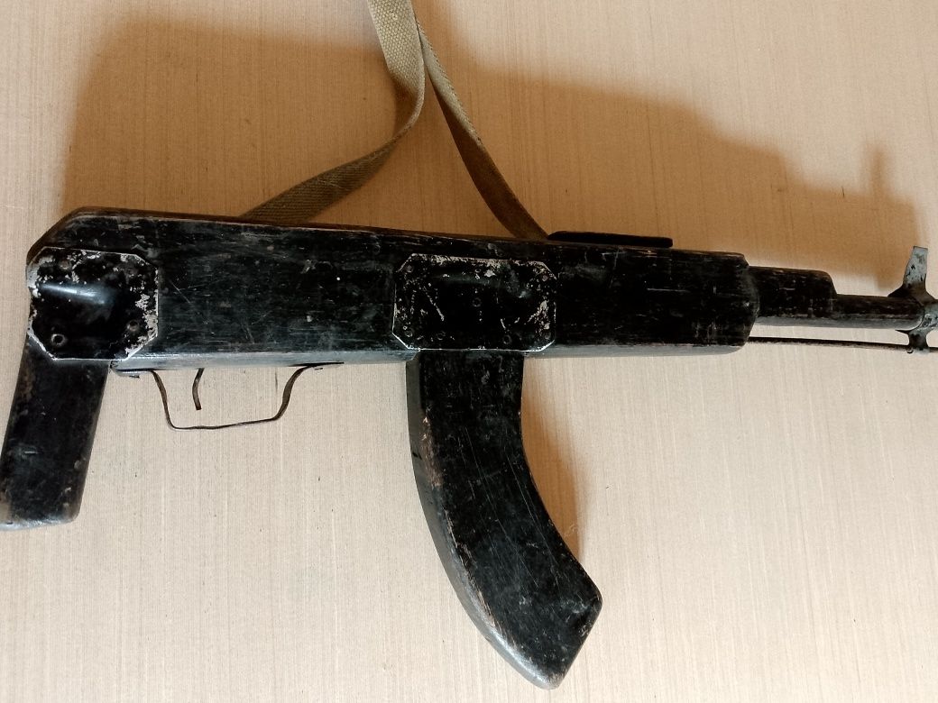 Автомат деревянный